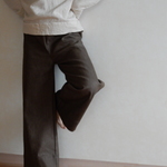あったか裏起毛の【　スリム　】なワイドパンツ　こげ茶色のデニム
