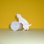 木製置物　「遊ぶ猫」