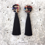 ブラック タッセル ピアス