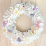 ふんわりオフホワイトリースL　リースボックス付　プリザーブドフラワー　リース　誕生日　ウェディング　結婚祝い　新築祝い　ナチュラル　白　オレンジ　ラッピング　木の実　お中元