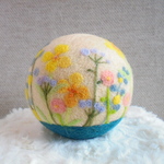 まんまる羊毛フエルト刺繍（高原の花）