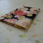 和柄ご朱印帳ケース　黒地花柄×山吹