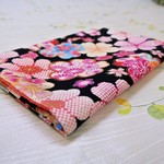 和柄ご朱印帳ケース　黒地×濃いピンク