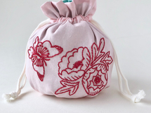 手刺繍丸底巾着ポーチ「ピオニー」