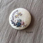 刺繍ブローチ