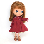 えんじ色のコート　22cmドールサイズ（リカちゃん、ブライスなど）