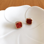 一粒ルビーの刺繍イヤリング orピアス