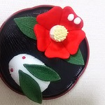 ちりめん細工  雪椿&雪うさぎ(赤)