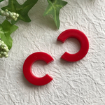 ヴィンテージ アクリルCデザインカボション レッド 2個セット