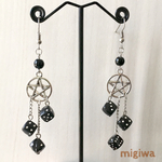 運命の黒ダイス ピアス/イヤリング 