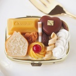 パウンドケーキとクッキーのピルケース