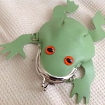 カエルのがま口 赤い目のアマガエル