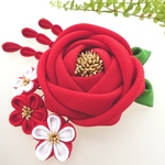 椿のクリップ髪飾りセット*つや紅色（8cm）#つまみ細工　振袖・晴れ着・着物に