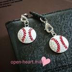 再再販✨【送料無料】グルーデコ✴キラキラ野球ボール・スマホピアス⚾✨ スワロフスキー®クリスタル ☆お手持ちのスマホに✨