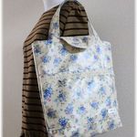 ラミネートＡ4トートバッグ☆ブルーとパープルのフラワー柄
