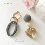 No.A486 お洒落アシメ▸︎▹︎グレー×クリアビーズ♕ピアス / イヤリング