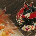 紅葉色のお狐様ブローチ・黒狐