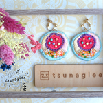刺繍とビーズのアートなイヤリング(円盤)