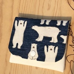 (刺繍名入れ可)　大人の移動ポケット　シロクマさんがいっぱい（ネイビーブルー）