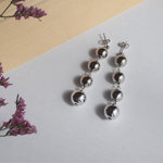 再入荷★シルバーメタルビーズ・4連ピアス/イヤリング