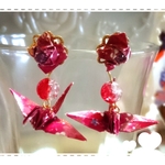 折り薔薇と折り鶴のピアス