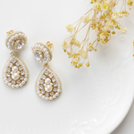 刺繍ピアス/イヤリング〈ツブドロップ〉