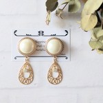 パールとドロップのレトロピアス 金属アレルギー対応 チタン 樹脂ピアス イヤリング 樹脂ノンホール