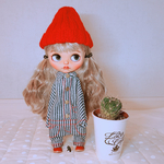 真っ赤なステッチのヒッコリーつなぎ（ストレートパンツ）とニット帽のセット