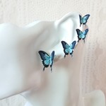 【フルサイズ揃いました♪】羽ばたく蝶々。レジンでぷっくりツヤツヤ 蝶々ピアス。蝶々イヤリング。オオルリアゲハ。
