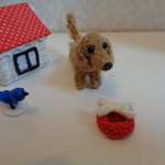 犬　ミニチュアダックスフンド（濃いめベージュ）　イヤホンジヤック、ストラップ、ドールハウス