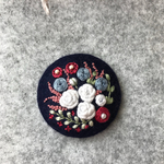 刺繍ブローチ