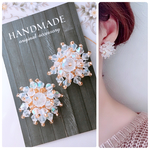 煌めく♡オーロラフラワーピアスorイヤリング ウェディング 上品