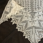 ハンドメイドのレースストール