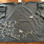 手刺繍ブラウス