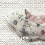 【ラスト】ぐるり花びらスタイ＊花柄ホワイト