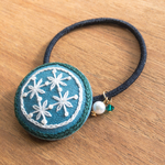 フレームのお花の手刺繍ブローチ・ヘアゴム②