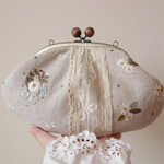  ❁小花とみずたま刺繍のがま口ポシェット❁