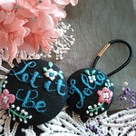 刺繍小花と英字＋英字ストライプ　髪ゴムセット