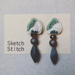 green leaf×brown刺繍ピアス