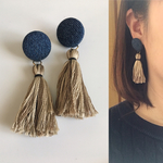 秋冬タッセルピアス
