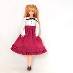 えんじ色のワンピース　27cmドールサイズ
