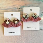 フリンジピンクの刺繍ピアス／イヤリング