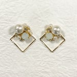 コットンパールビジューとキラキラスクエアピアス