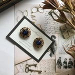 ヴィンテージ ボタンのフラワーピアス／イヤリング