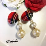 タータンチェックのクルミボタンピアス