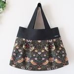 いちご泥棒のタウンバッグ・Ⅼサイズ（USAコットン）