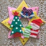 折り紙リース クリスマス 可愛らしいサンタクロースと小さなダブルベルとツリー 壁面飾り 施設 病院 保育園