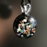 ガラスの結晶体トンボ玉ネックレス（粗挽き）3