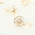 ひらひら花びら・ポピーのシンプルピアス、イヤリング
