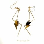 閃く雷のピアス＊イヤリング
